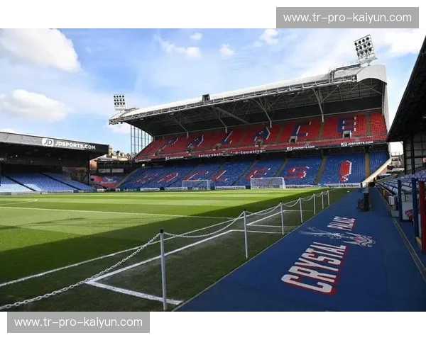 开云体育欧联资讯：洞察欧联赛场的每一个瞬间